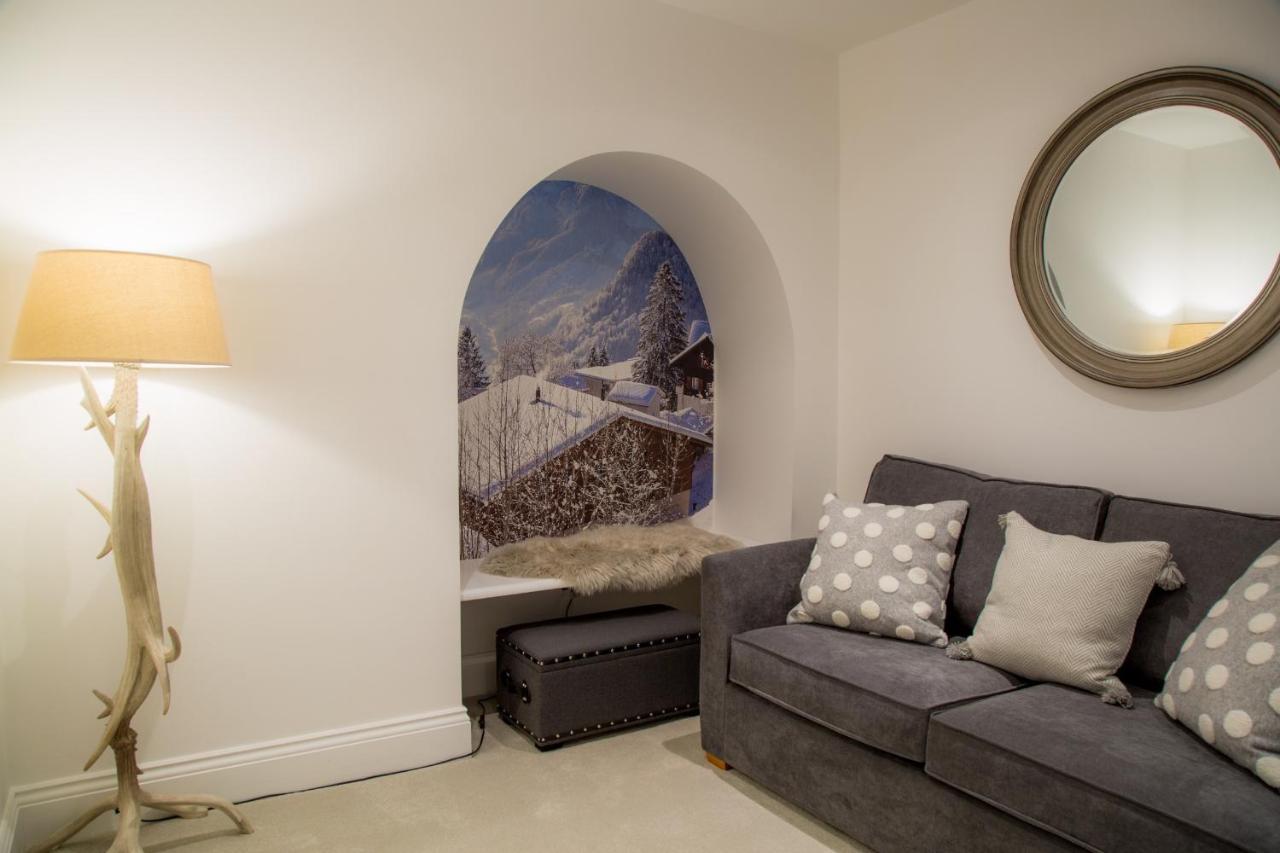 Winckley Stays Preston (Lancashire) Exterior foto A wall mural in a living room