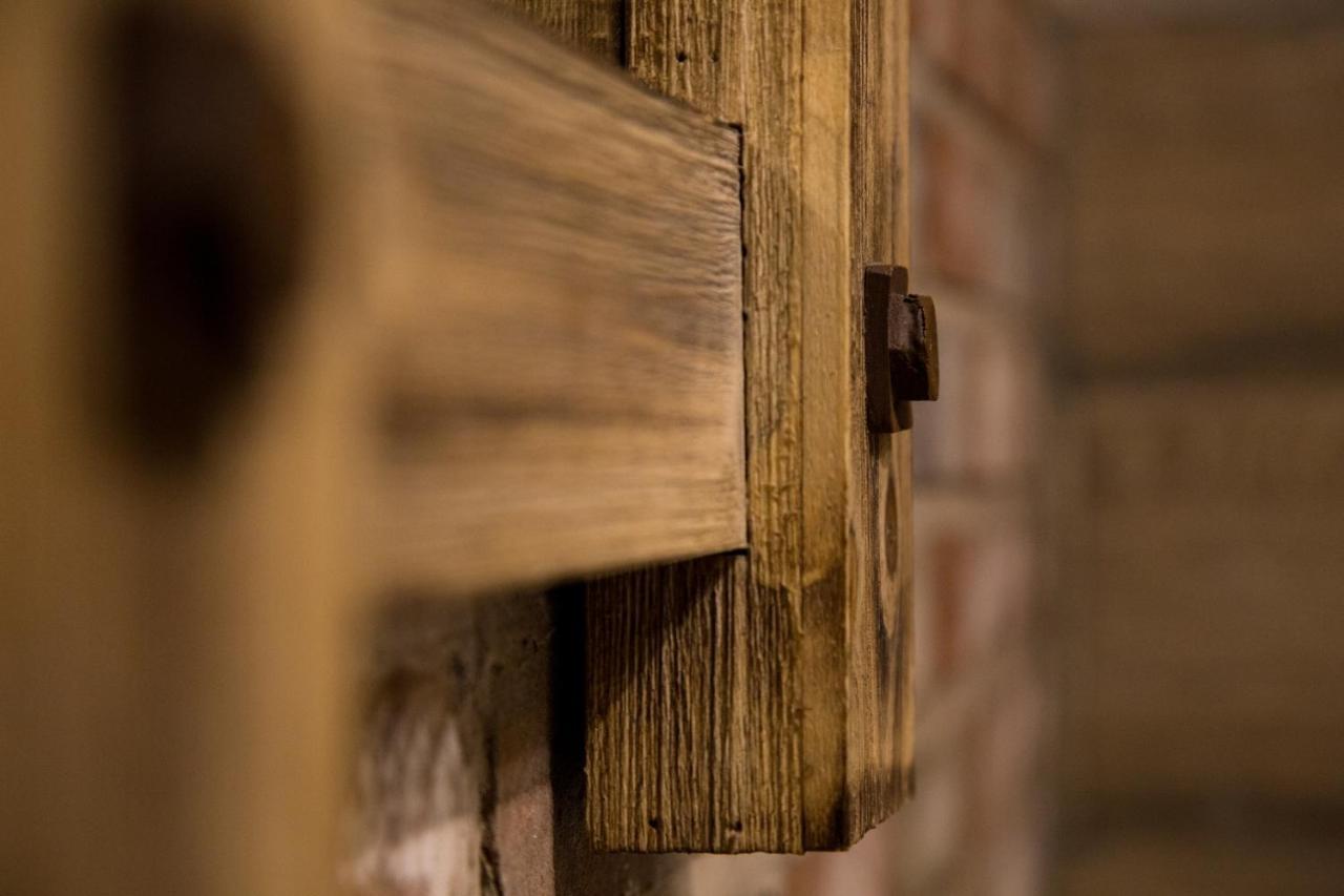 Winckley Stays Preston (Lancashire) Exterior foto A simple wooden lock
